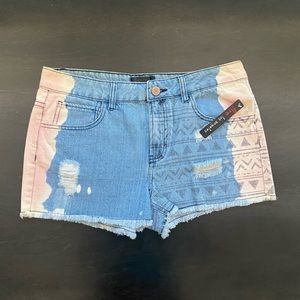 Fire Los Angeles Distressed Jean Shorts Juniors Sz 11 Pink & White Aztec Pattern
